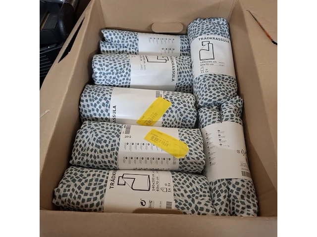 Partij kussens, hoeslakens en dekbedovertrekken, o.a. ikea - afbeelding 8 van  8