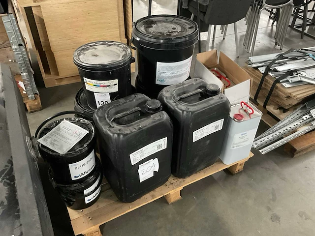 Partij lak/varnish en diversen - afbeelding 4 van  11