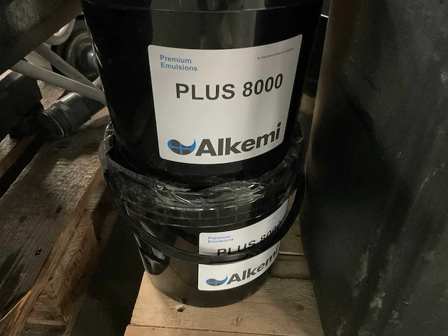 Partij lak/varnish en diversen - afbeelding 11 van  11