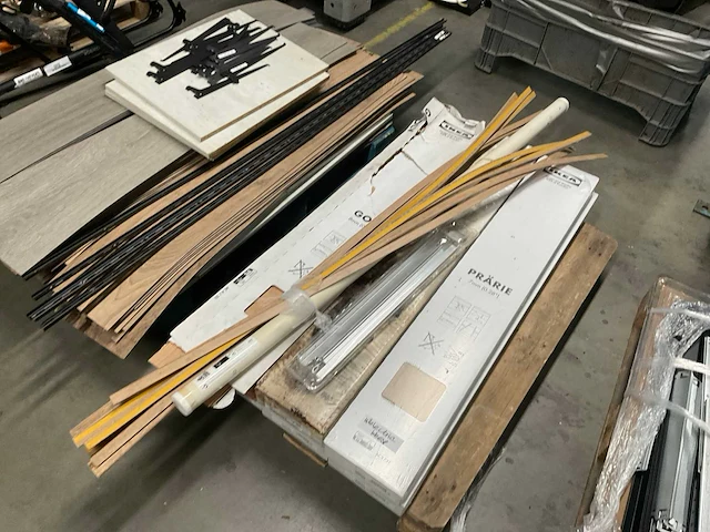 Partij laminaat - afbeelding 11 van  12