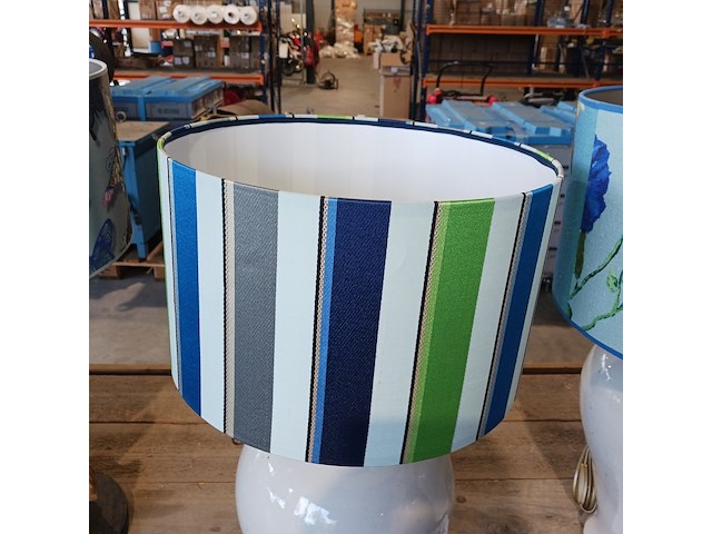 Partij lampen en lampenkappen, by louise en designers guild - afbeelding 2 van  28