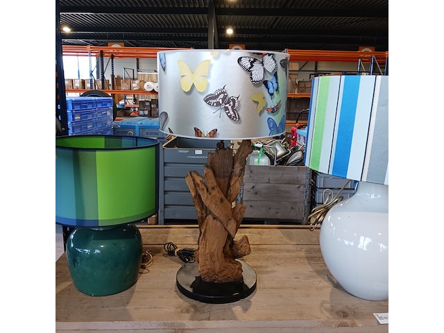 Partij lampen en lampenkappen, by louise en designers guild - afbeelding 4 van  28