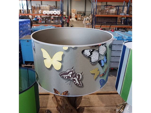 Partij lampen en lampenkappen, by louise en designers guild - afbeelding 5 van  28