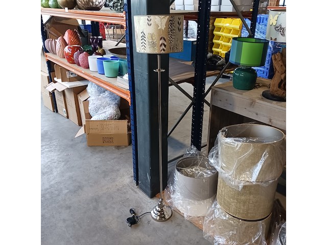 Partij lampen en lampenkappen, by louise en designers guild - afbeelding 10 van  28