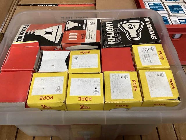 Partij lampen en toebehoren - afbeelding 11 van  12