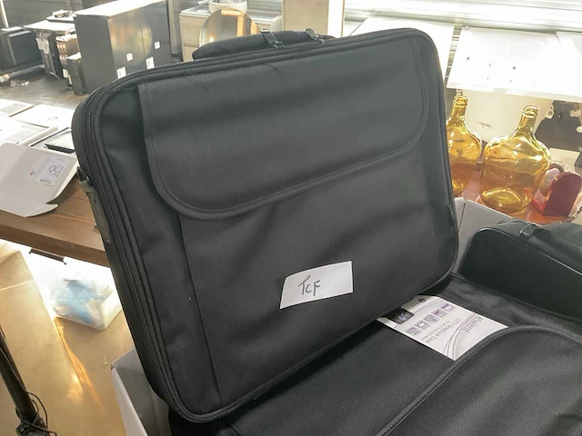 Partij laptoptassen - afbeelding 2 van  9