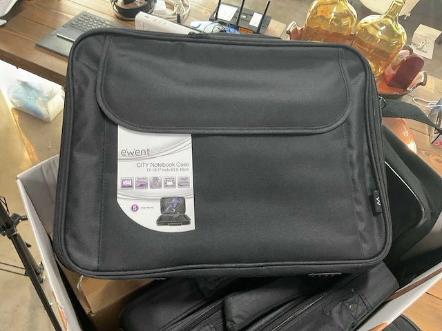 Partij laptoptassen - afbeelding 4 van  9