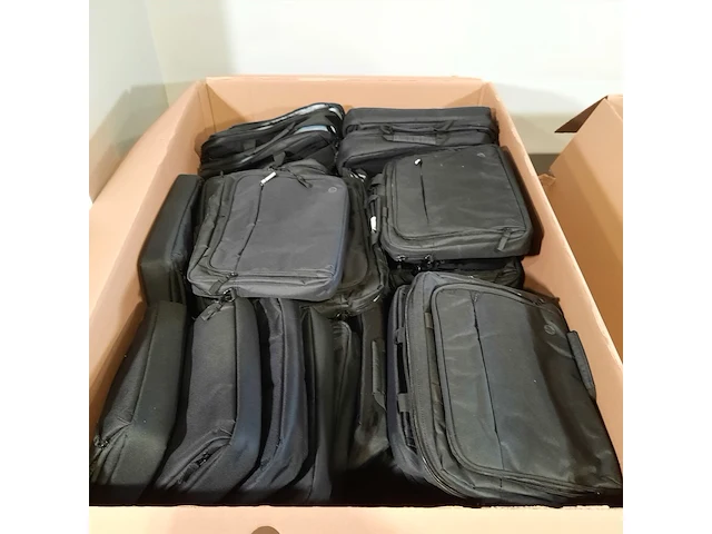 Partij laptoptassen - afbeelding 10 van  13