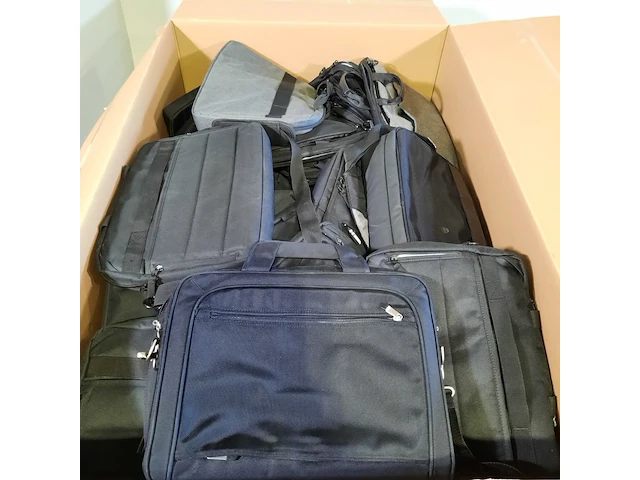 Partij laptoptassen - afbeelding 3 van  14