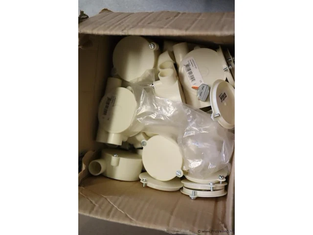 Partij lasdozen en bevestigingsmaterialen - afbeelding 2 van  3