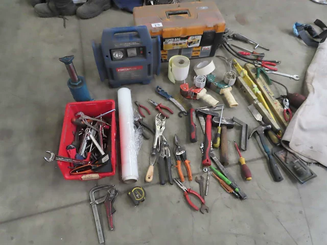 Partij lastoebehoren en handgereedschap - afbeelding 2 van  3