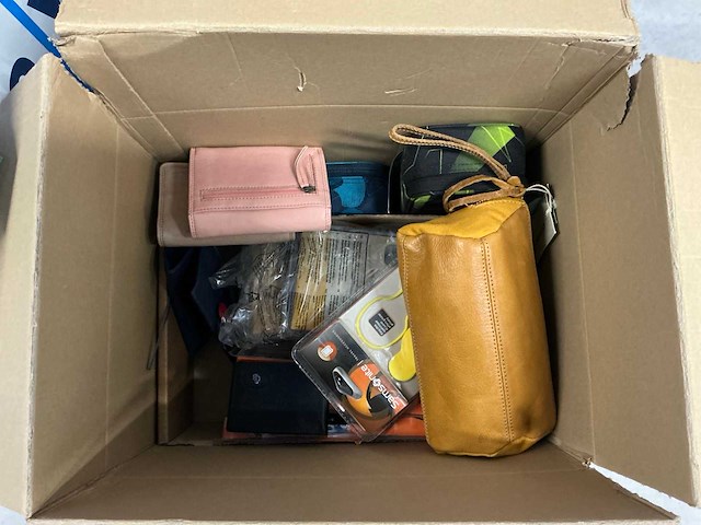 Partij lederwaren (dames en heren tassen/portefeuilles) - afbeelding 21 van  72