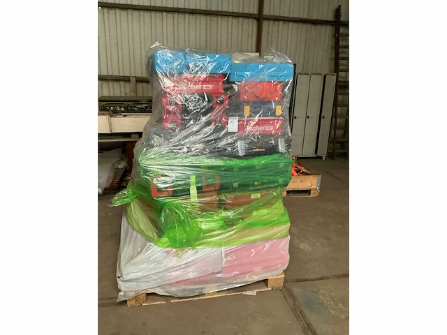 Partij lege gereedschapkoffers - afbeelding 2 van  4