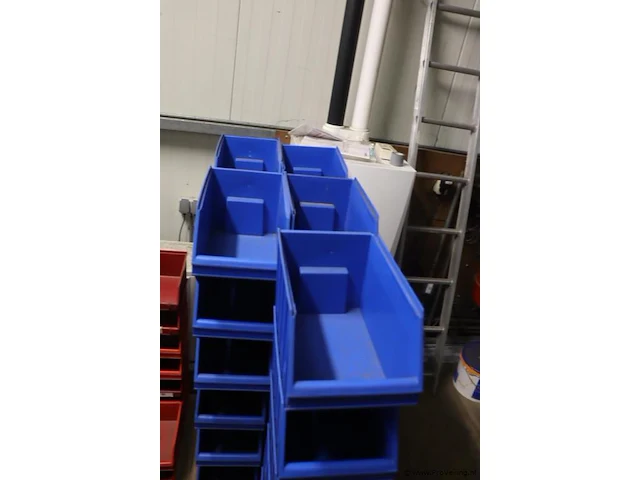 Partij (lege) magazijnbakken, diverse kleuren - afbeelding 2 van  5