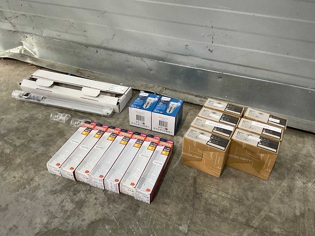 Partij lichtbronnen en spots - afbeelding 6 van  13