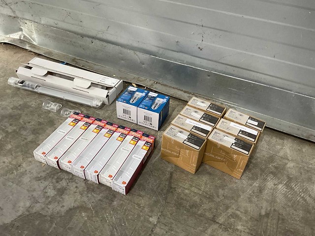 Partij lichtbronnen en spots - afbeelding 8 van  13