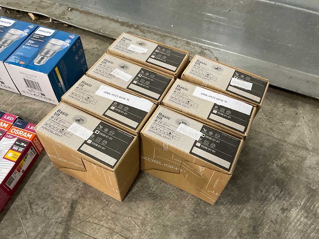 Partij lichtbronnen en spots - afbeelding 10 van  13