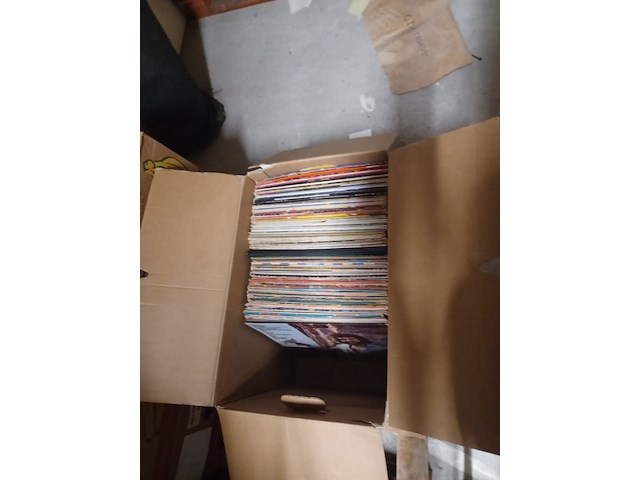 Partij lp,s en singeltjes ruim 240 stuks. - afbeelding 2 van  7