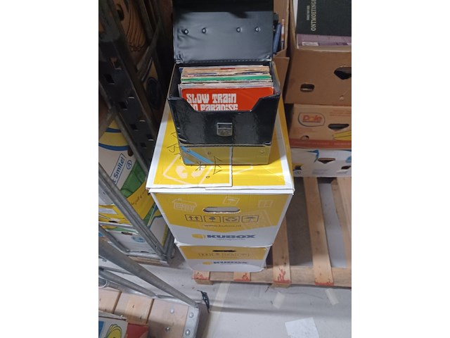 Partij lp,s en singeltjes ruim 240 stuks. - afbeelding 7 van  7