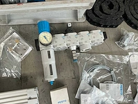 Partij machine en robot onderdelen - afbeelding 14 van  27