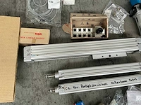 Partij machine en robot onderdelen - afbeelding 18 van  27