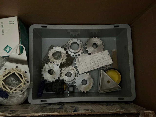 Partij machine onderdelen - afbeelding 19 van  20