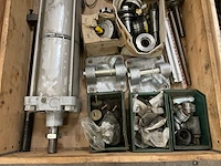 Partij machine onderdelen - afbeelding 2 van  8