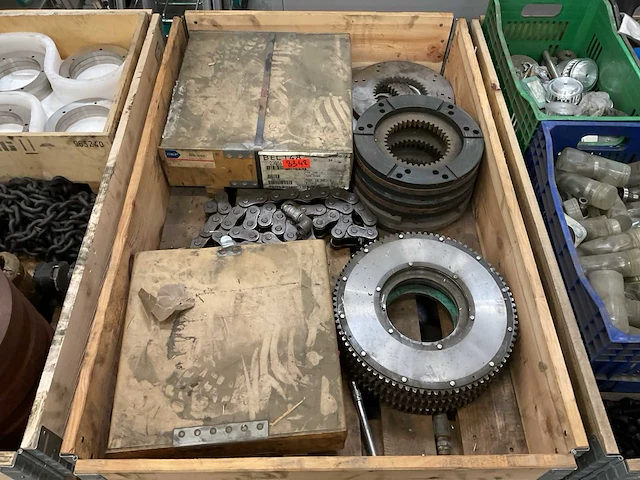Partij machine onderdelen - afbeelding 1 van  6