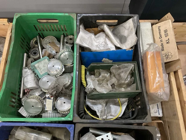 Partij machine onderdelen - afbeelding 3 van  9