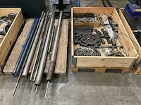 Partij machine onderdelen - afbeelding 1 van  4