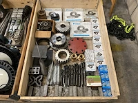 Partij machine onderdelen - afbeelding 1 van  3