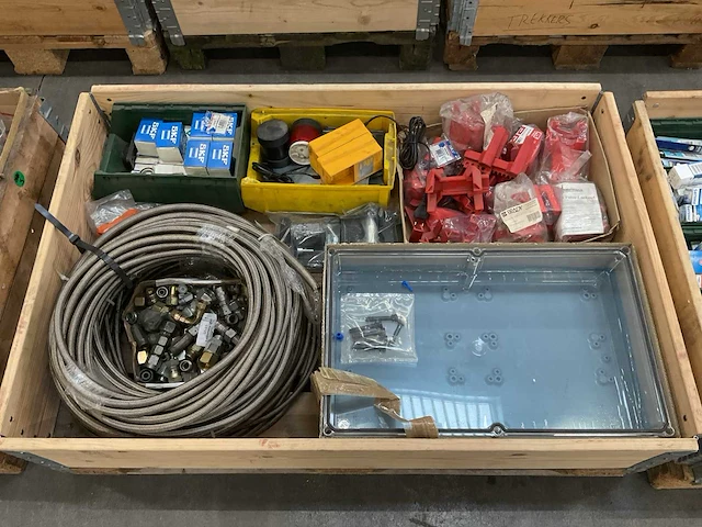 Partij machine onderdelen - afbeelding 1 van  6