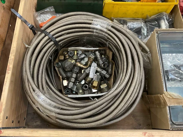 Partij machine onderdelen - afbeelding 2 van  6