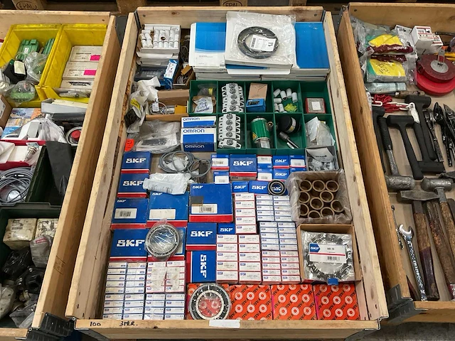 Partij machine onderdelen - afbeelding 1 van  12