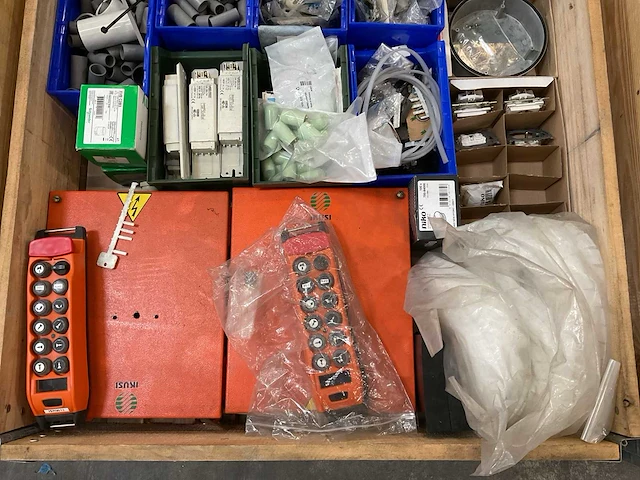 Partij machine onderdelen - afbeelding 2 van  4