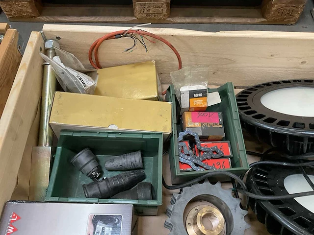 Partij machine onderdelen - afbeelding 8 van  9
