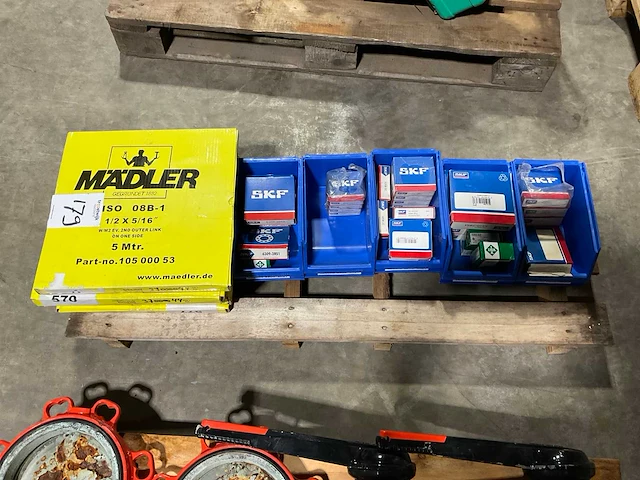 Partij machine onderdelen - afbeelding 1 van  4