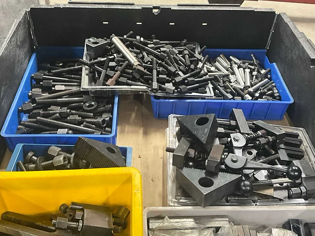 Partij machinegereedschap - afbeelding 2 van  3