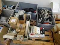 Partij machineonderdelen en diversen - afbeelding 4 van  14