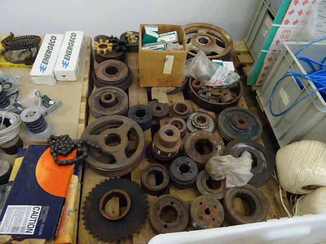Partij machineonderdelen en diversen - afbeelding 9 van  14