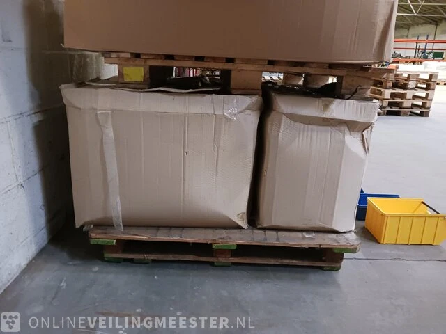 Partij magazijn bakken, geel en blauw - afbeelding 3 van  11