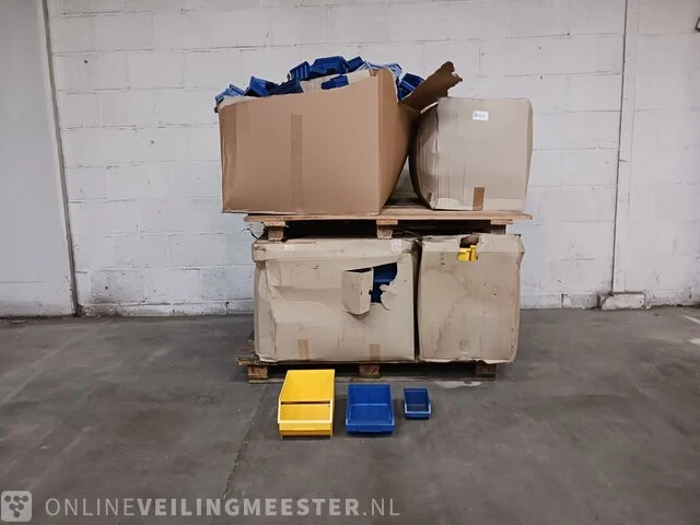 Partij magazijn bakken, geel en blauw - afbeelding 1 van  11