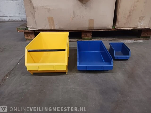 Partij magazijn bakken, geel en blauw - afbeelding 4 van  11
