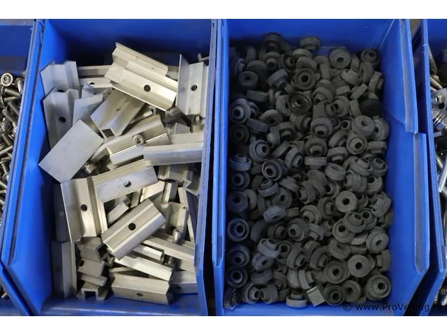 Partij magazijnbakken incl. bevestigingsmaterialen - afbeelding 3 van  7