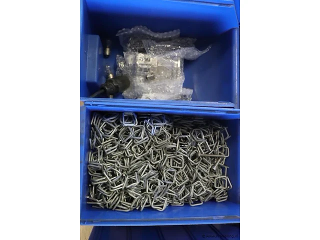 Partij magazijnbakken incl. bevestigingsmaterialen - afbeelding 6 van  7