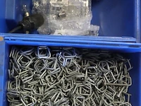 Partij magazijnbakken incl. bevestigingsmaterialen - afbeelding 6 van  7