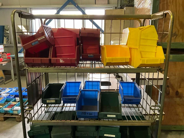 Partij magazijnbakken - afbeelding 2 van  3