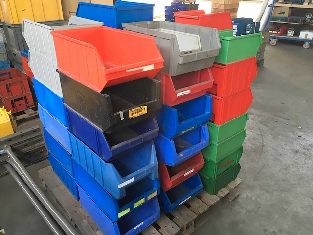 Partij magazijnbakken - afbeelding 3 van  4