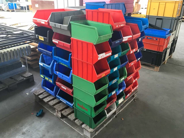 Partij magazijnbakken - afbeelding 4 van  4