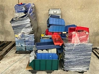 Partij magazijnbakken - afbeelding 1 van  8